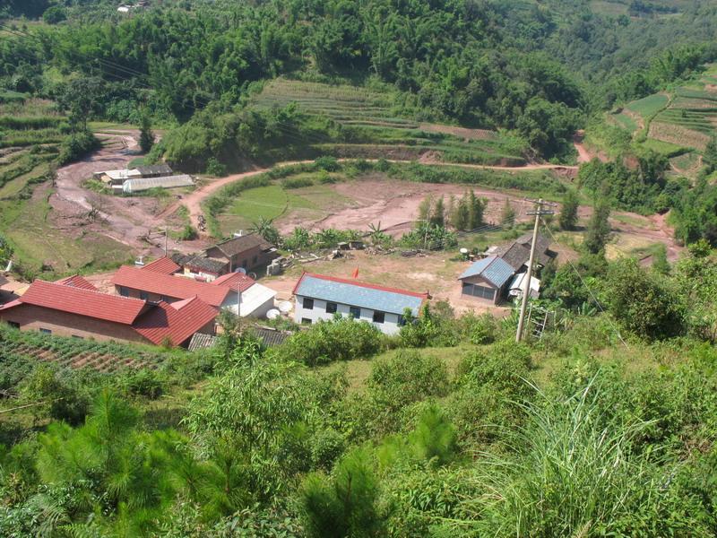 岔河村(易門縣綠汁鎮龍格利村民委員會下轄村)