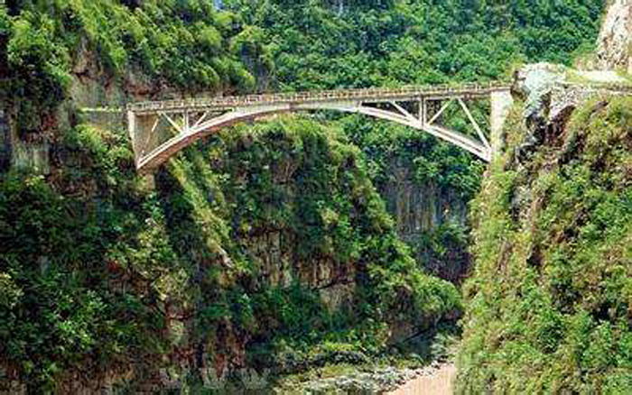 道真長岩橋