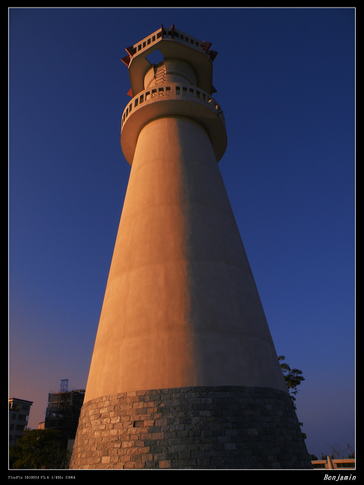 中澳花園燈塔