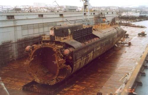 “庫爾斯克”號被炸掉的魚雷艙