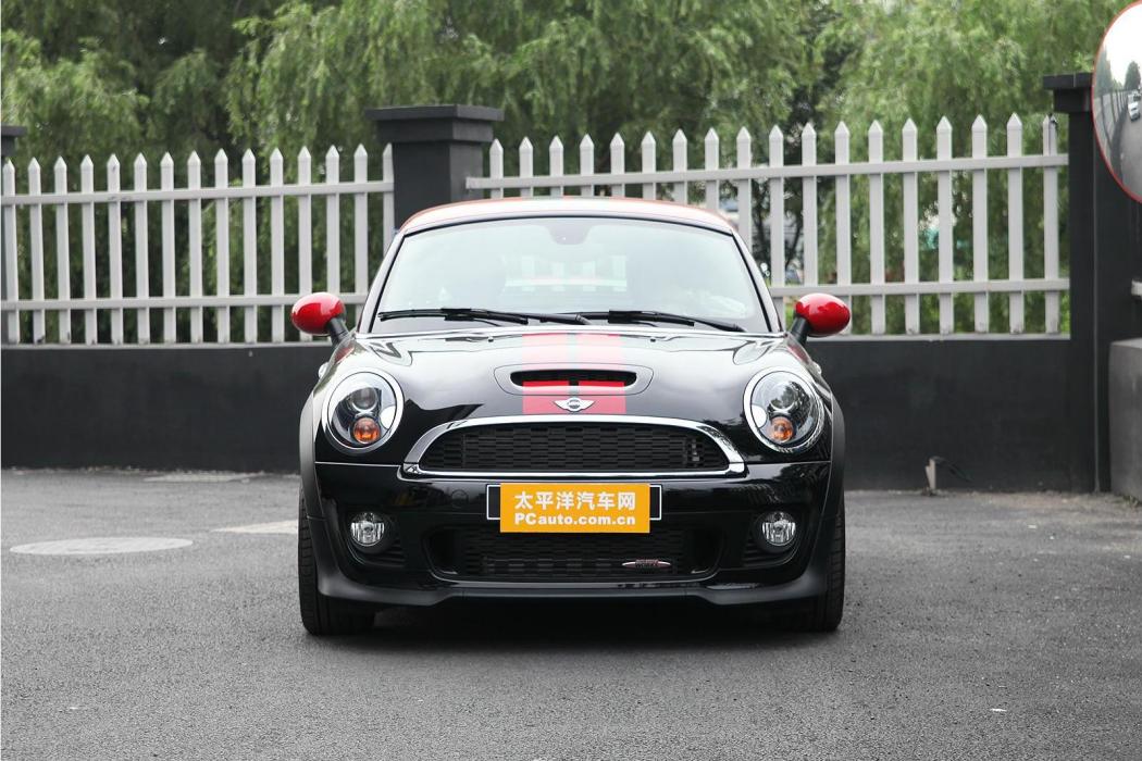 MINI JCW COUPE