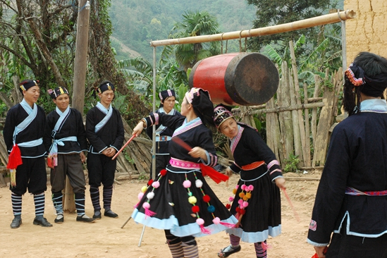 銅鼓舞（田林瑤族銅鼓舞）