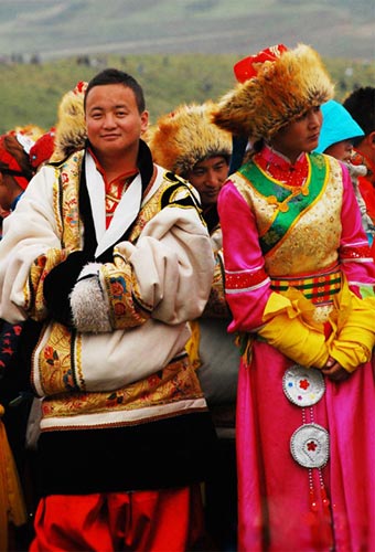 參加慶典的藏族民眾