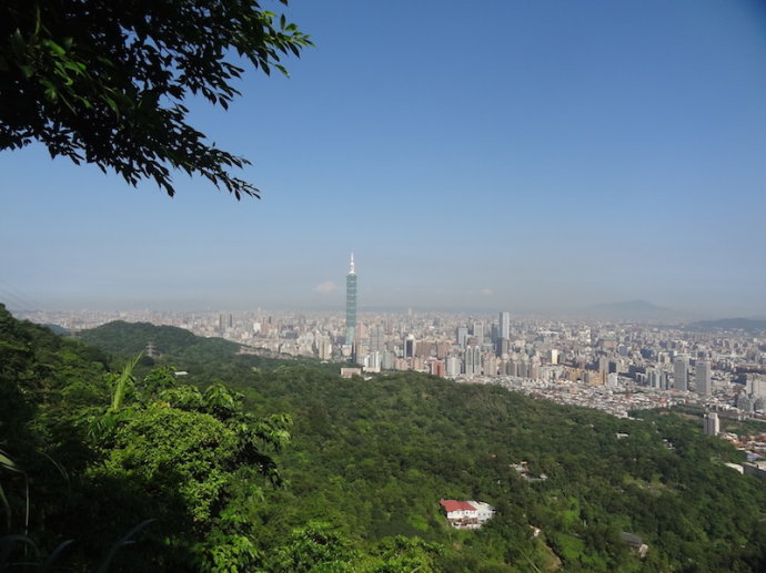 南港山