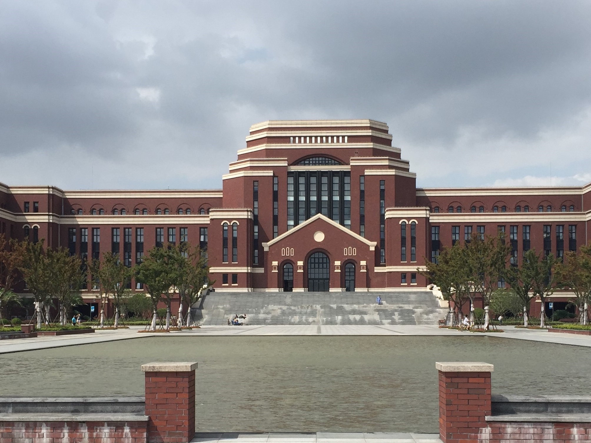 上海建橋學院圖書館