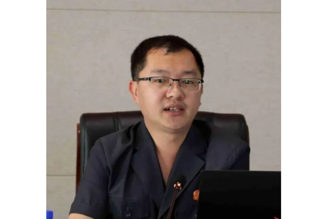 李文明(雲南省臨滄市永德縣人民法院院長)