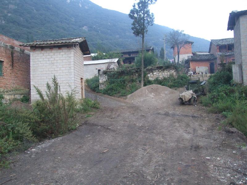 石岩腳村(雲南昆明市石林縣圭山鎮下轄村)