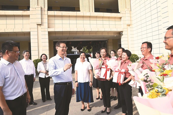 南京市鐘英中學(南京市第三初級中學)