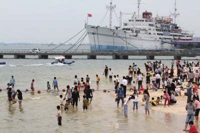 廣東湛江市漁港公園海濱浴場