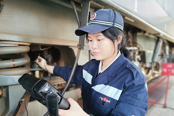 張曉玲(中國鐵路廣州局龍川機務段的探傷工)