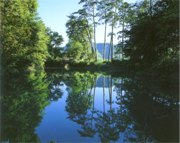 鏡池地