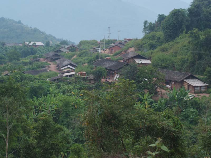 回頭山村(雲南省楚雄雙柏縣愛尼山鄉回頭山村)