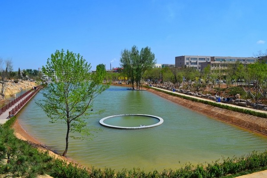 桃花山公園內的泉池