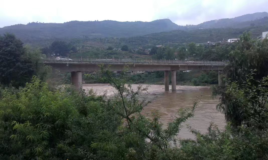 二十一世紀初新建的赤水河大橋（鋼混結構）