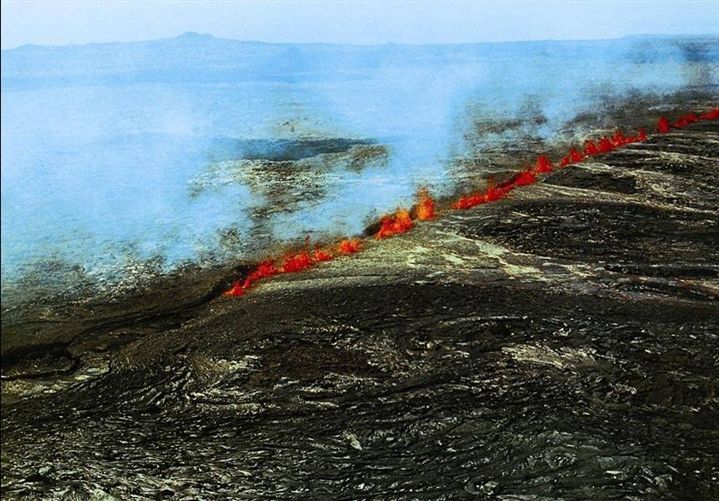 裂隙式火山