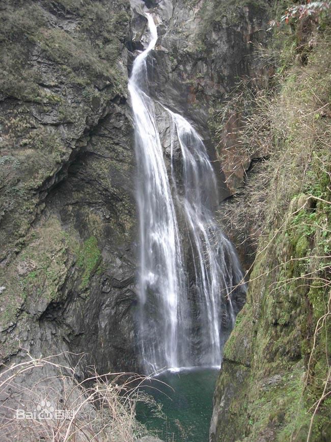 懸掛岩溶泉