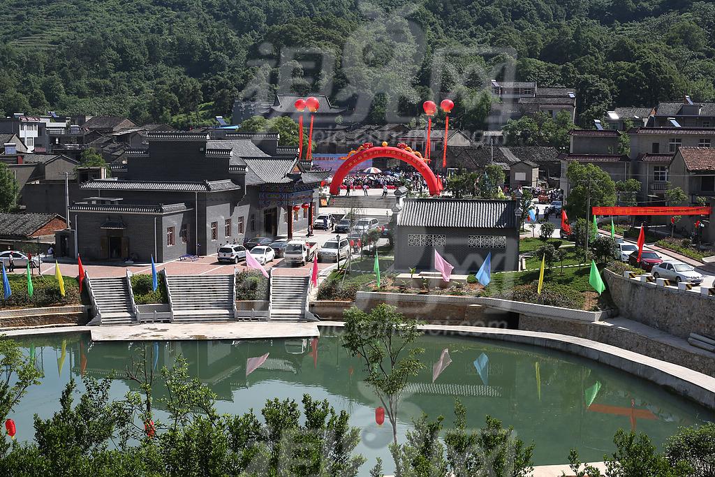 馮村(浙江省餘姚市蘭江街道馮村)