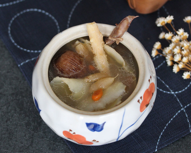 麥冬枸杞鴿子湯