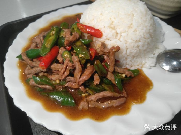 牛肉青椒蓋飯