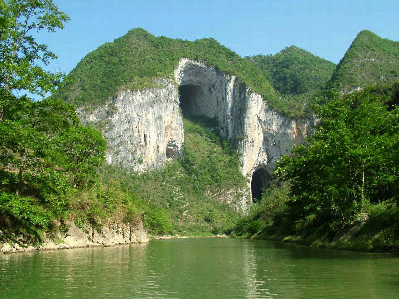 貴州紫雲格凸河喀斯特洞穴外景