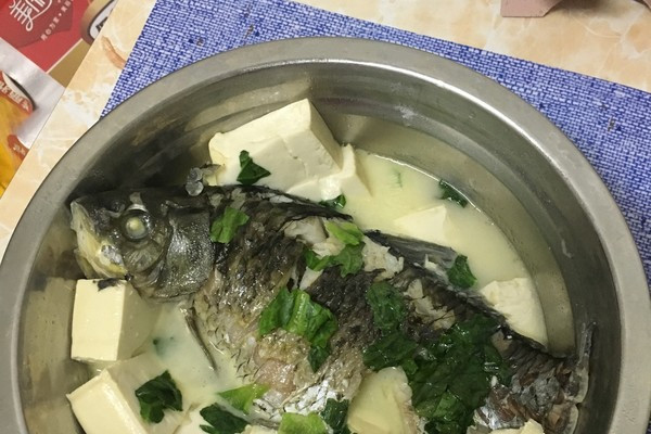 生燉豆腐鯉魚