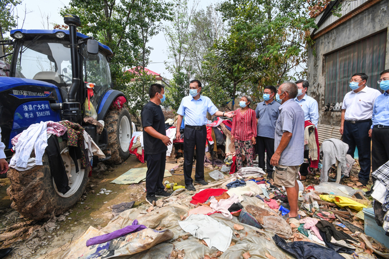 李克強在河南考察並主持召開災後恢復重建專題會議