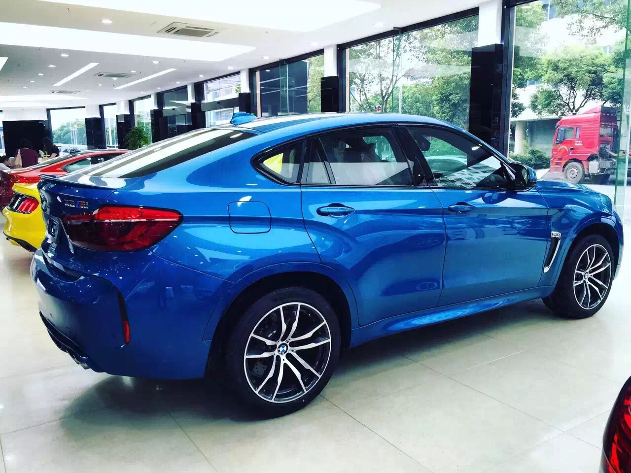 BMW  X6M