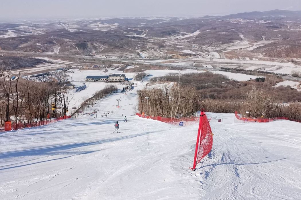 長春廟香山滑雪場