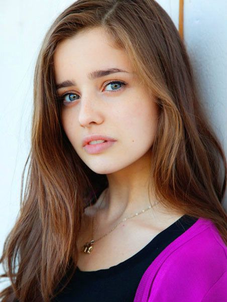 霍莉·厄爾(Holly Earl)