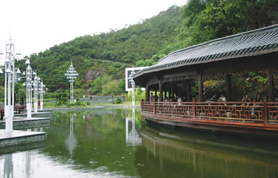 白雲飛瀑公園