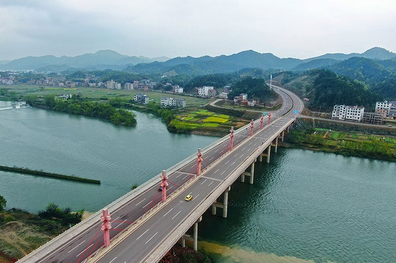 銅鈸山大道