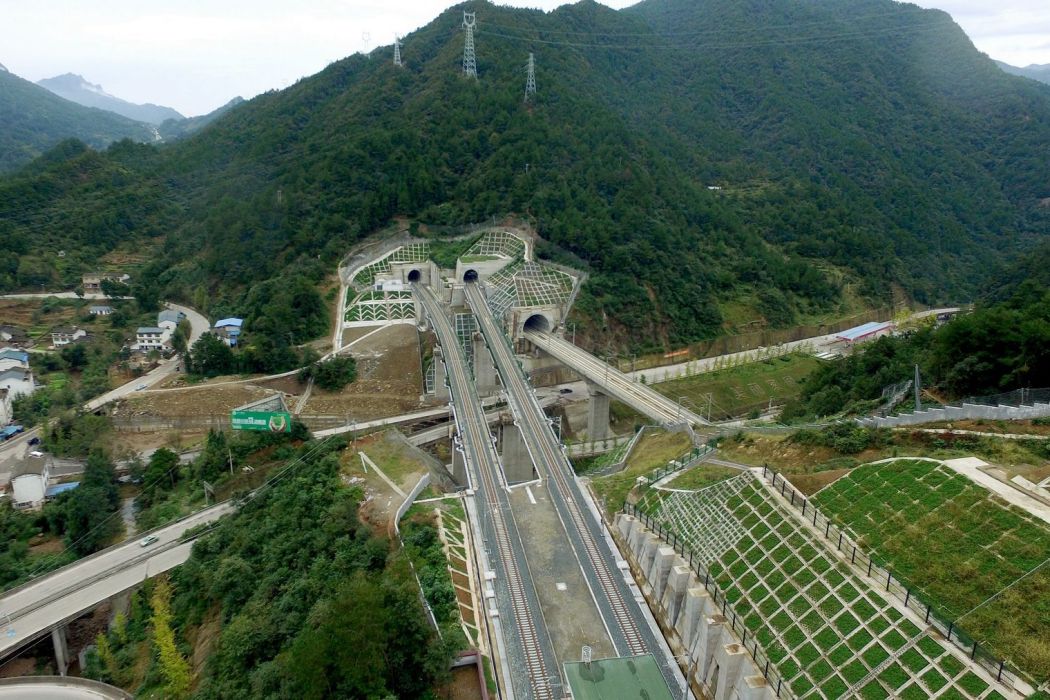 黃家梁隧道