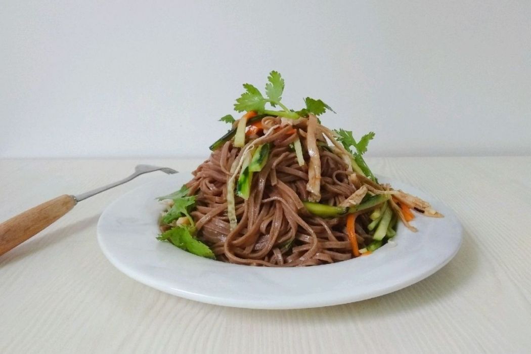 雞絲蕎麥豆腐涼麵