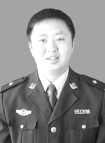 優秀公安幹警畢波