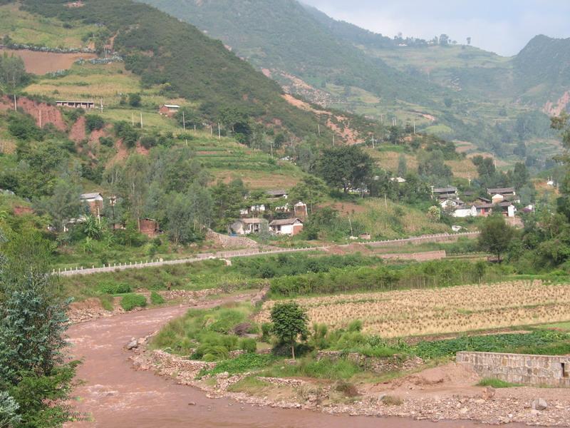 新山滑石板村