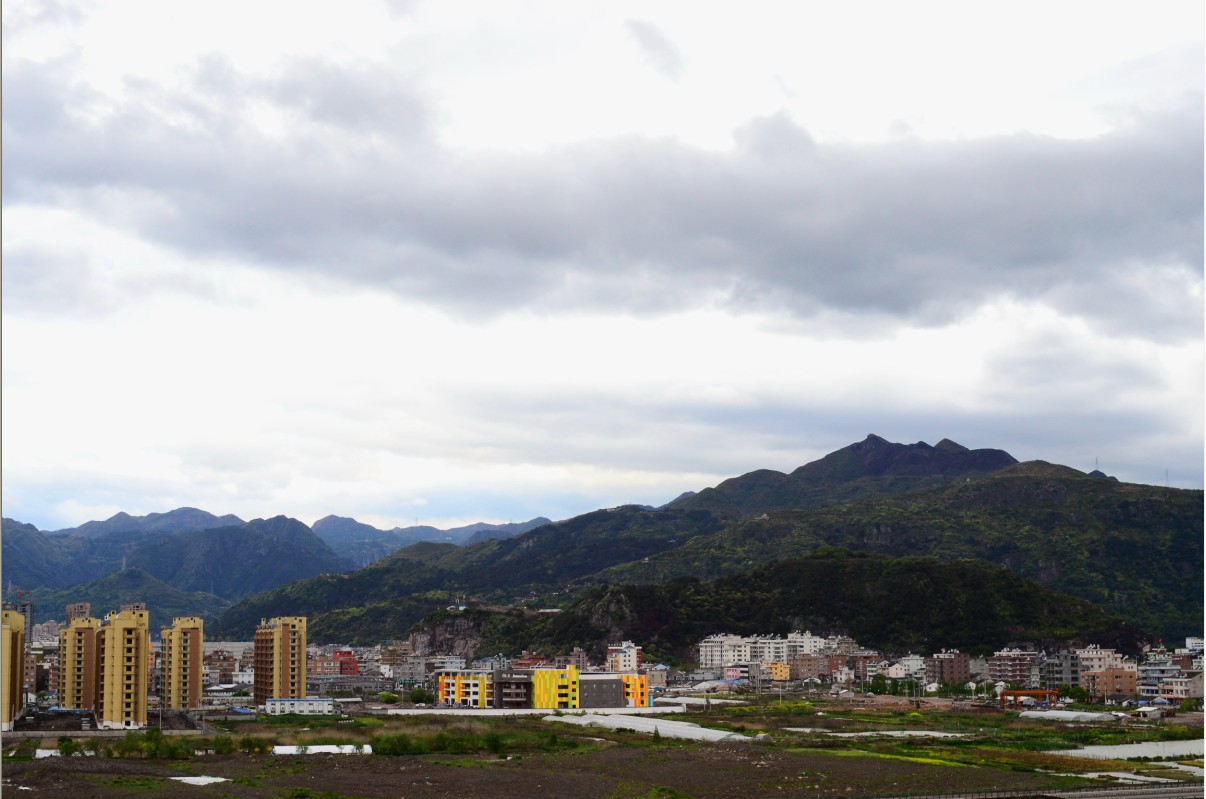 東山南村