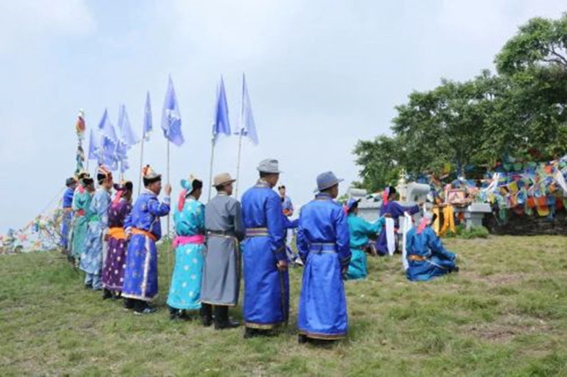 民間信俗（巴音居日合烏拉祭）