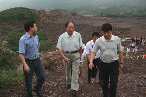 人大代表視察麗景民族工業園