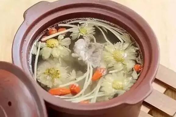 菊花豬肘煲