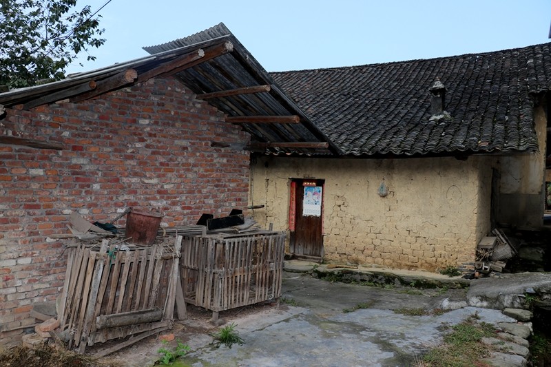 小河邊村(雲南曲靖市陸良縣三岔河鎮下轄村)