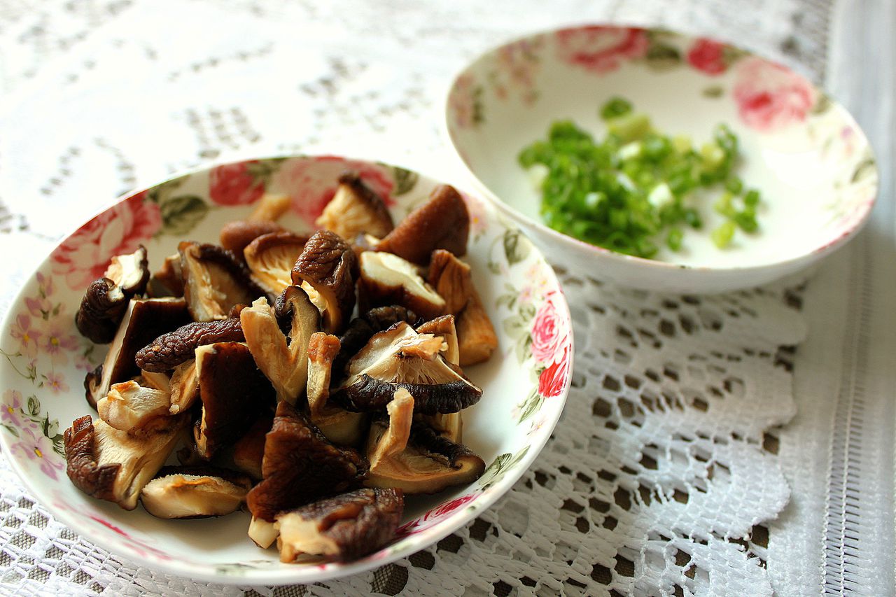 冬菇辣腸燜飯