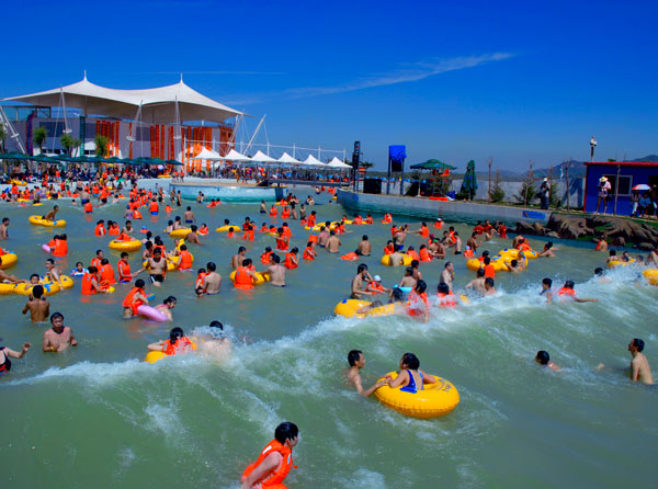 白鹿溫泉水上樂園魅力海浪