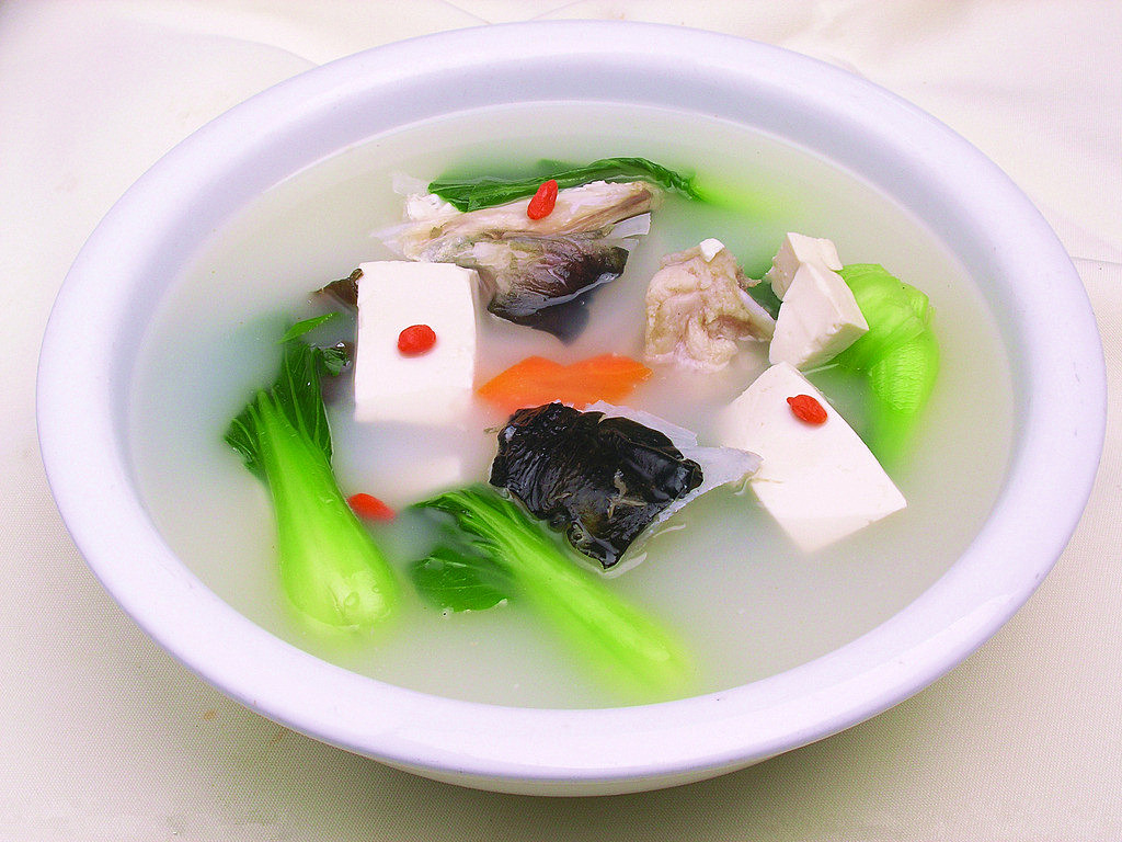 豆腐鰱魚頭湯