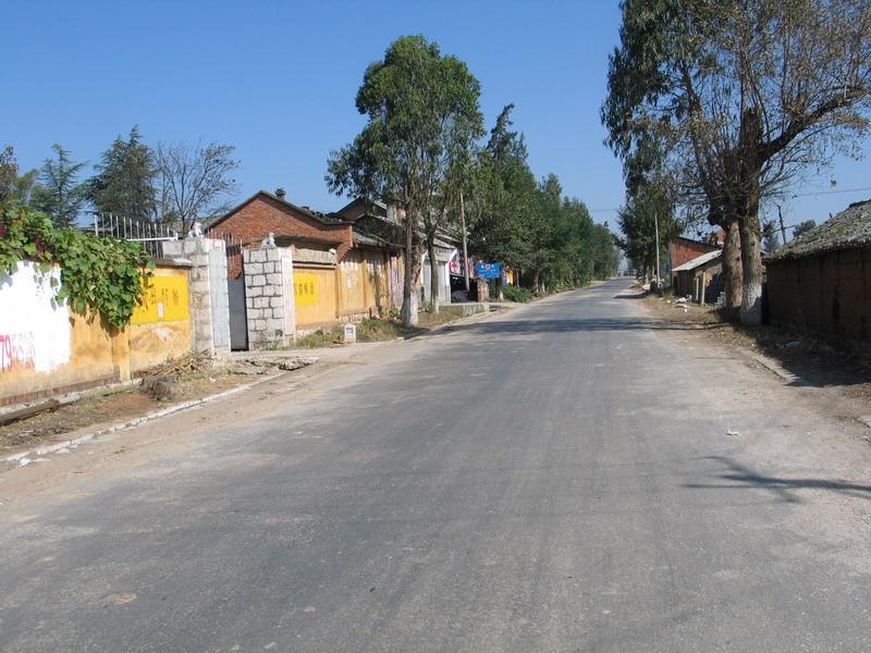 麥地莊村(雲南省石林縣路美邑鎮下轄村)