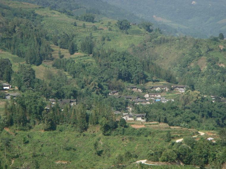 團坡村(雲南省師宗縣高良壯族苗族瑤族鄉團坡村)