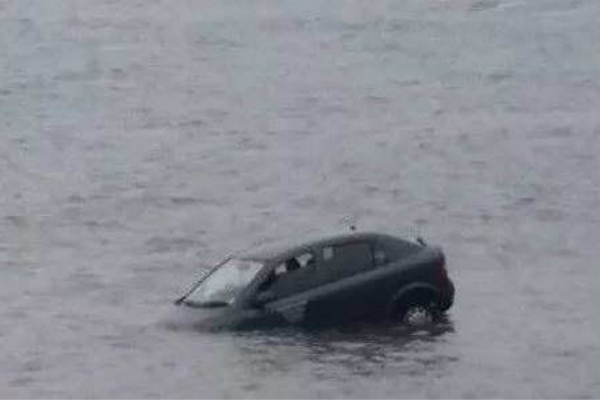 3·26韓國江陵汽車墜海事故