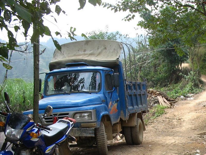 小底昂自然村農用車