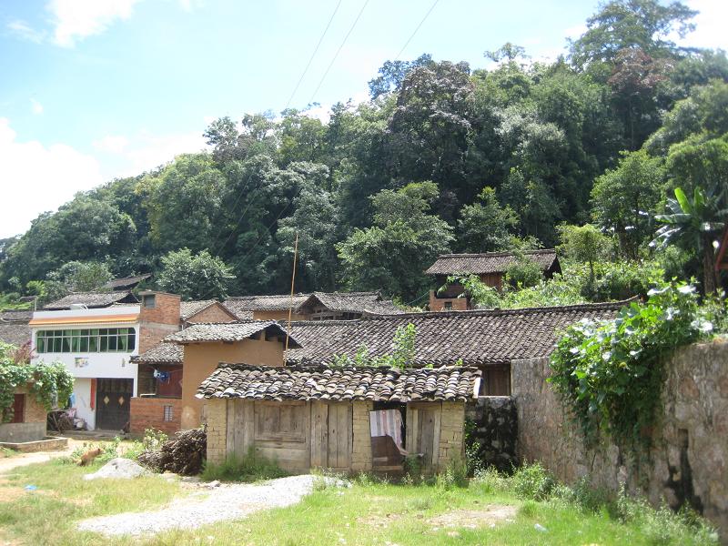 紅石岩馬路自然村