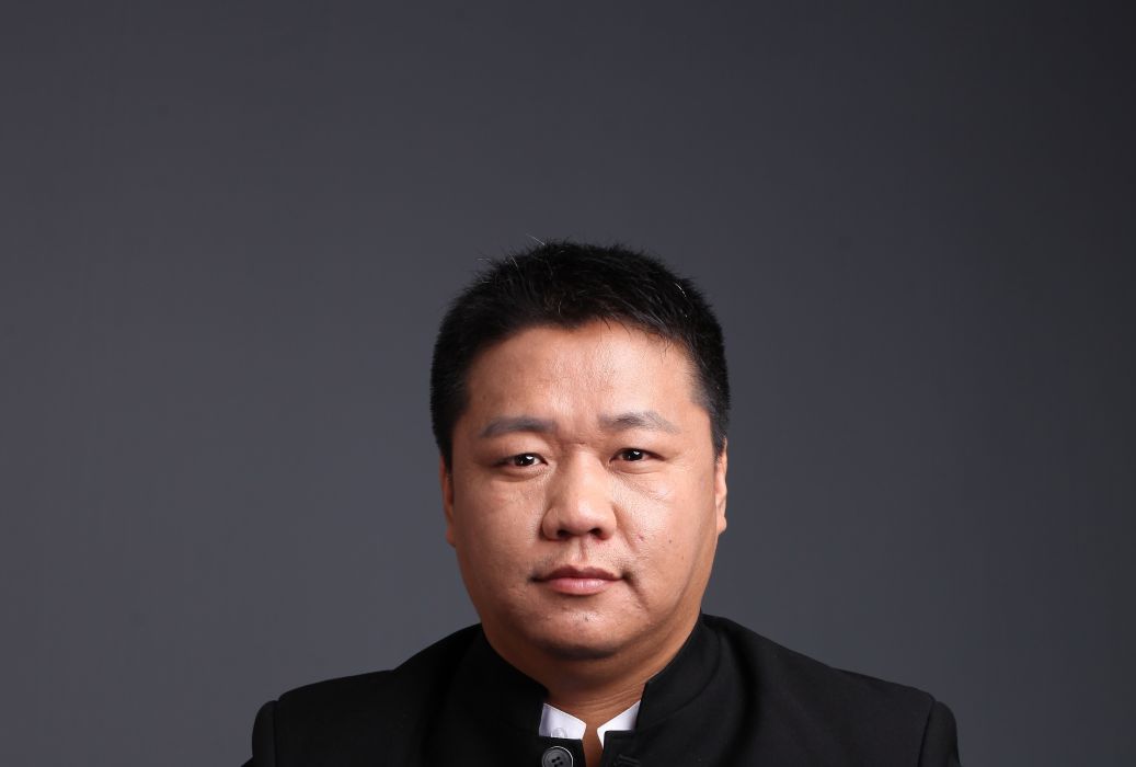 孫岩(九州文學教育創始人兼董事長)