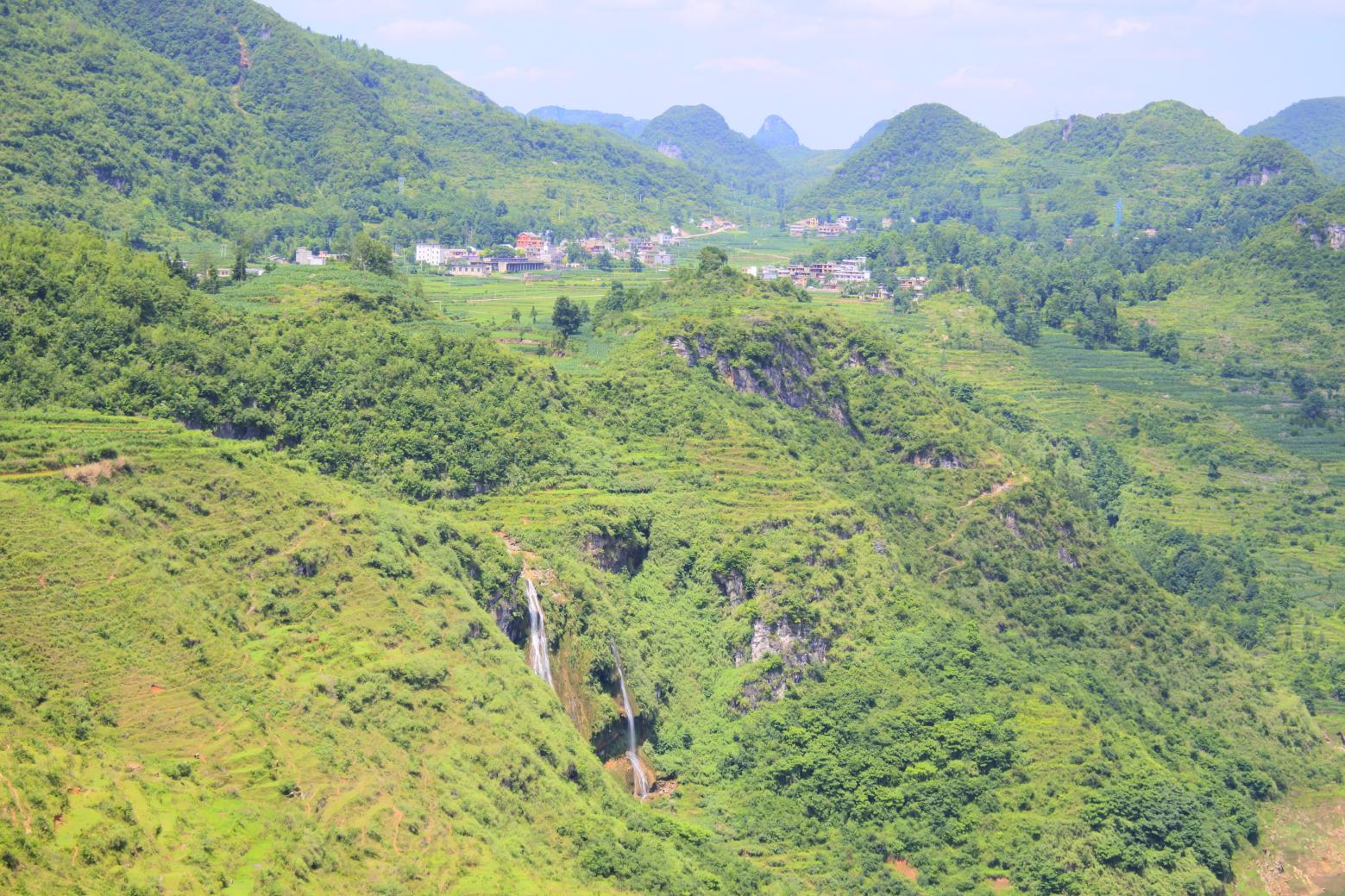 八寨村(貴州省畢節市織金縣上坪寨鄉下轄村)